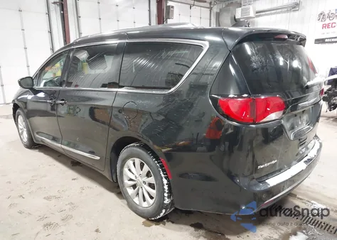 2018 Chrysler Pacifica Touring L из США, поврежденный, VIN 2C4RC1BG5JR277197